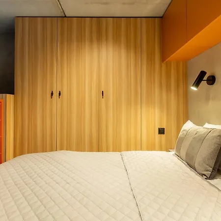 公寓 Homewell Orange Soft Lofts